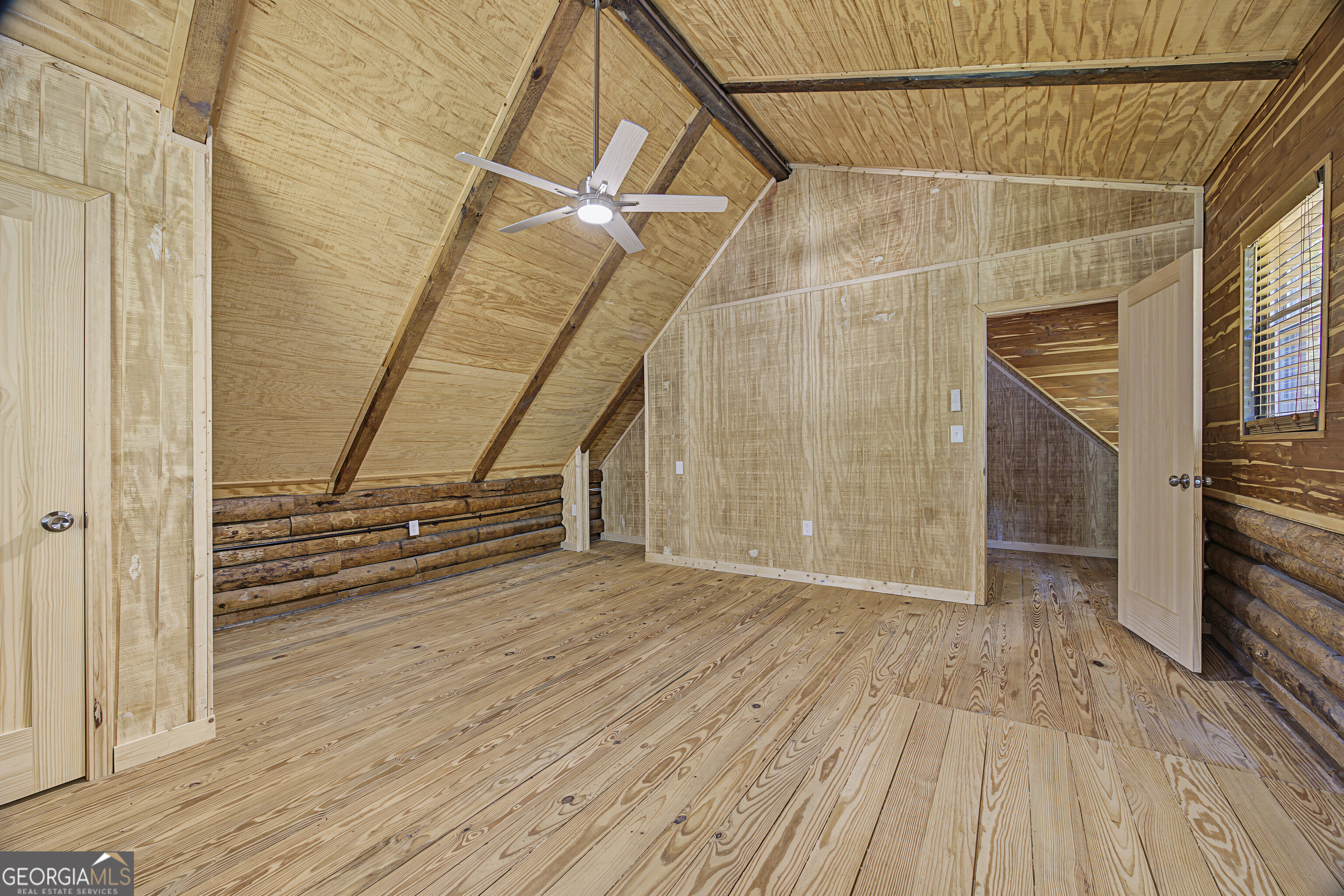 2374 Gresham Road Property Photo 11