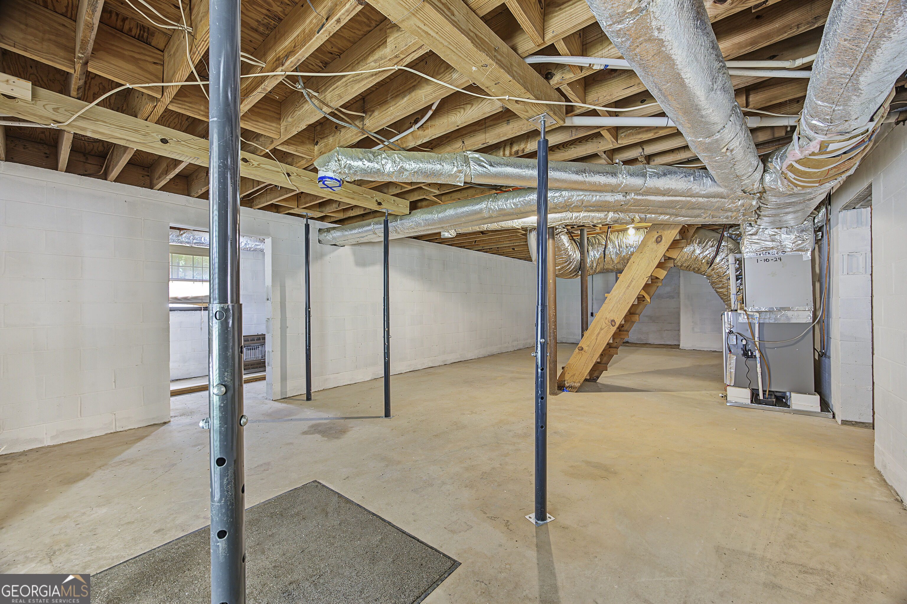 2374 Gresham Road Property Photo 12