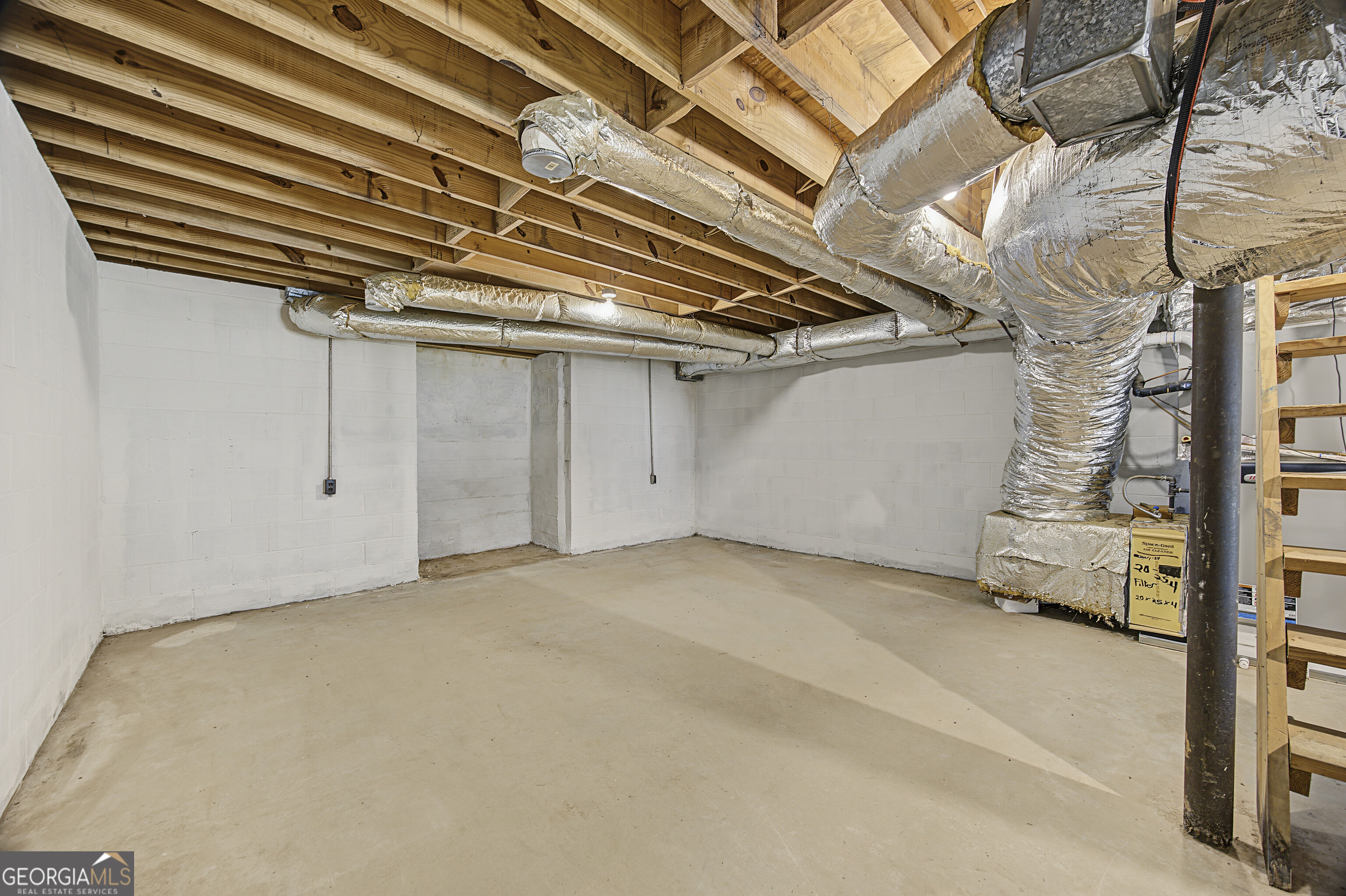 2374 Gresham Road Property Photo 13