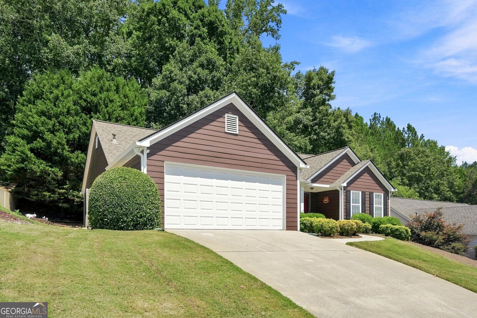 332 Spring Hill Drive Property Photo 2