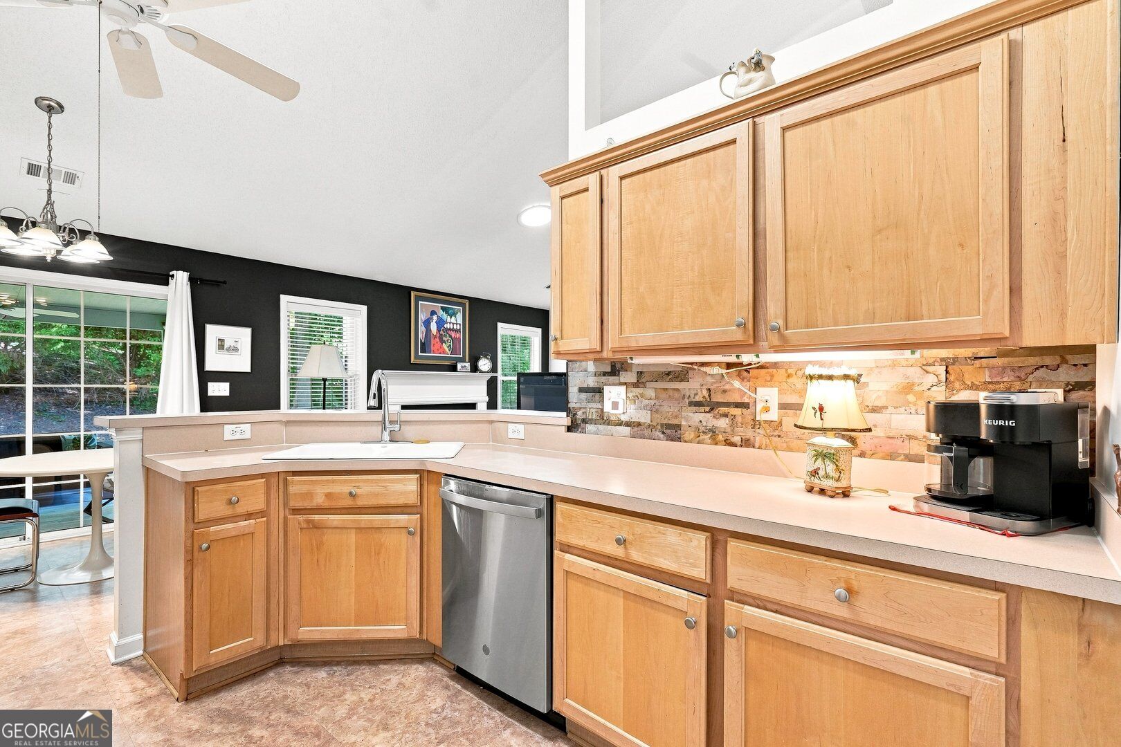332 Spring Hill Drive Property Photo 14