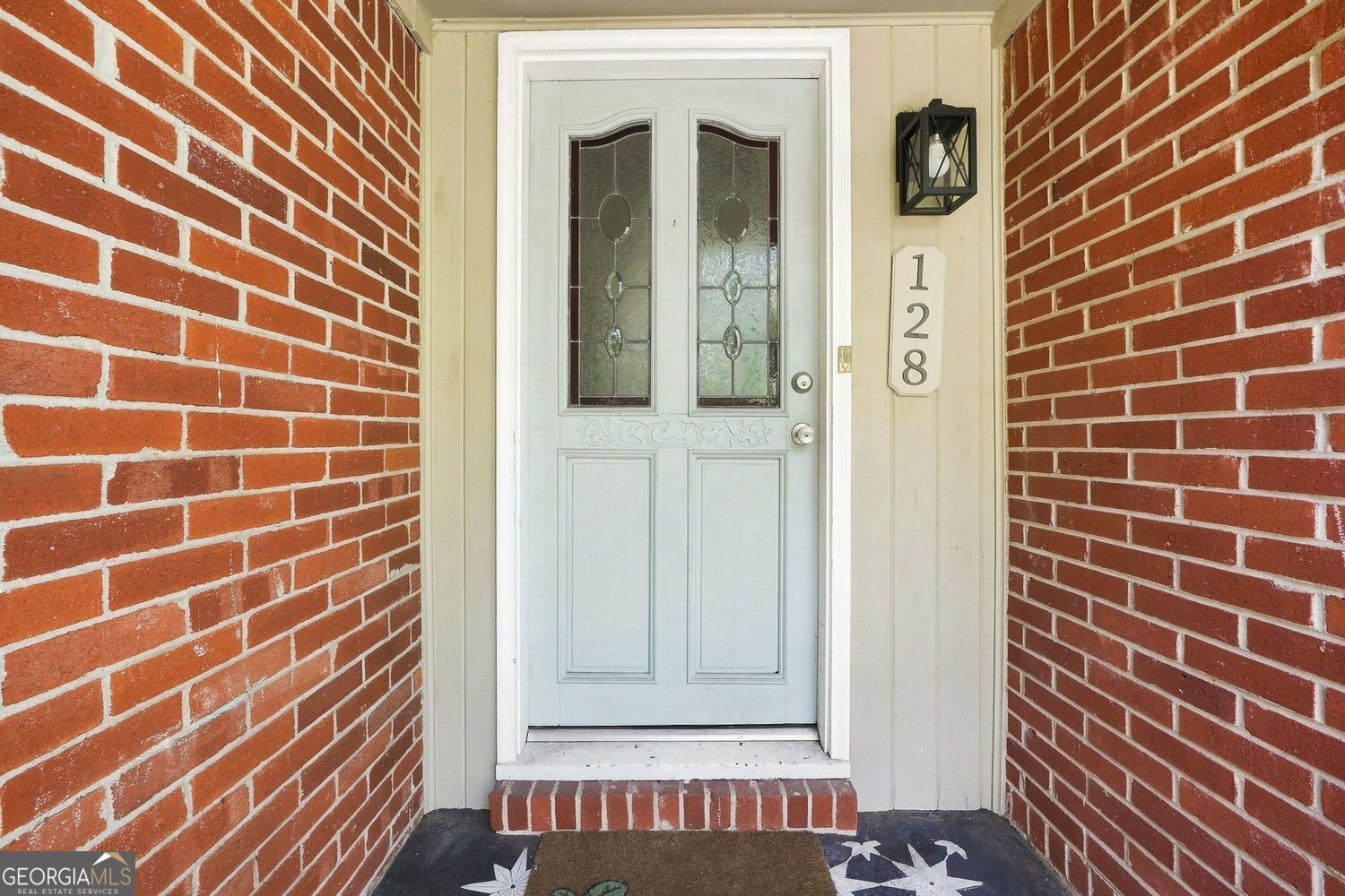 128 Dickson Court Property Photo 5