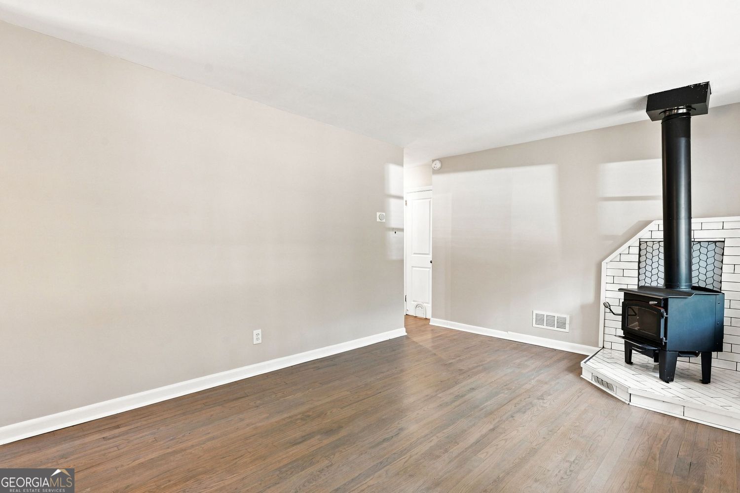 128 Dickson Court Property Photo 12
