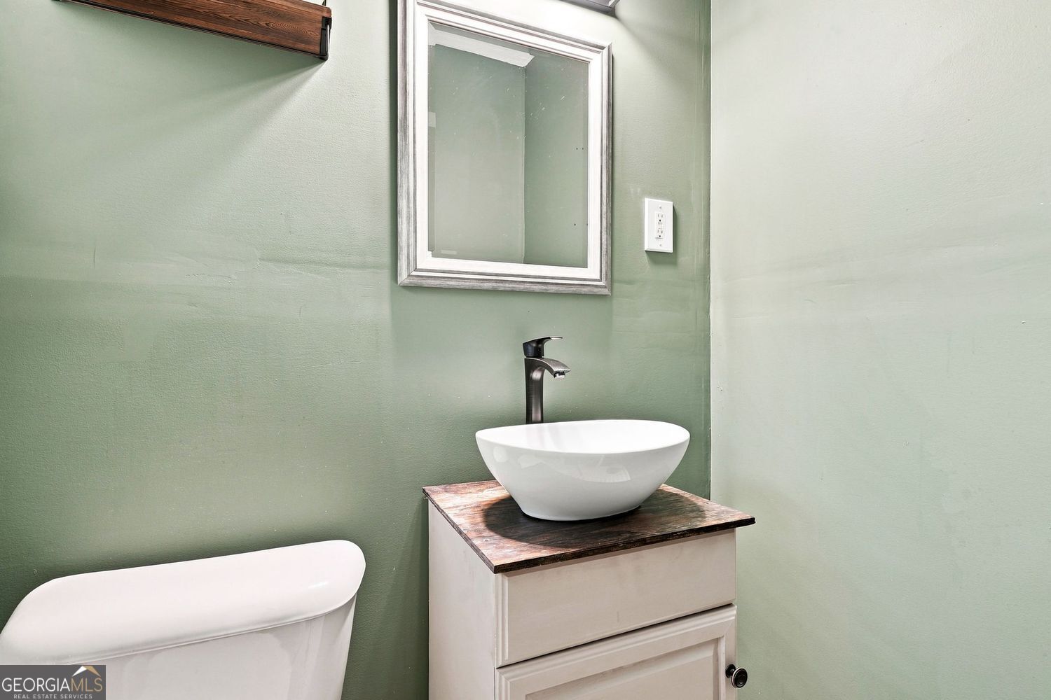 128 Dickson Court Property Photo 27