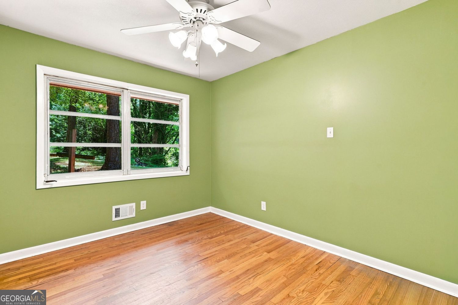 128 Dickson Court Property Photo 30