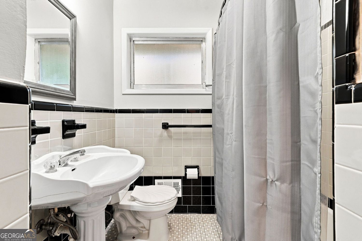 128 Dickson Court Property Photo 33