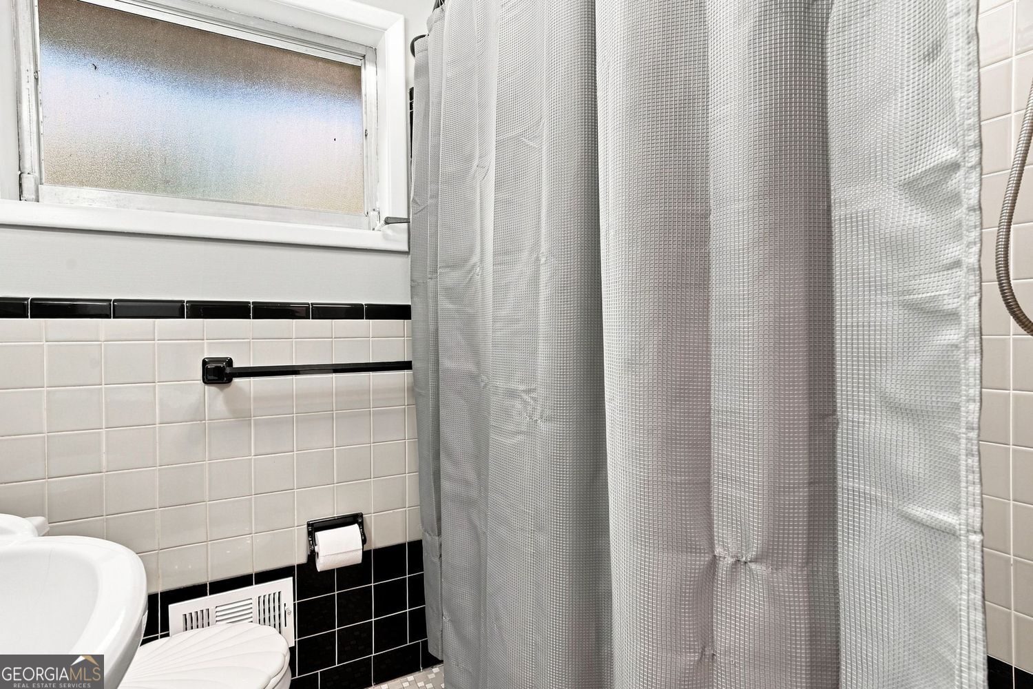 128 Dickson Court Property Photo 34