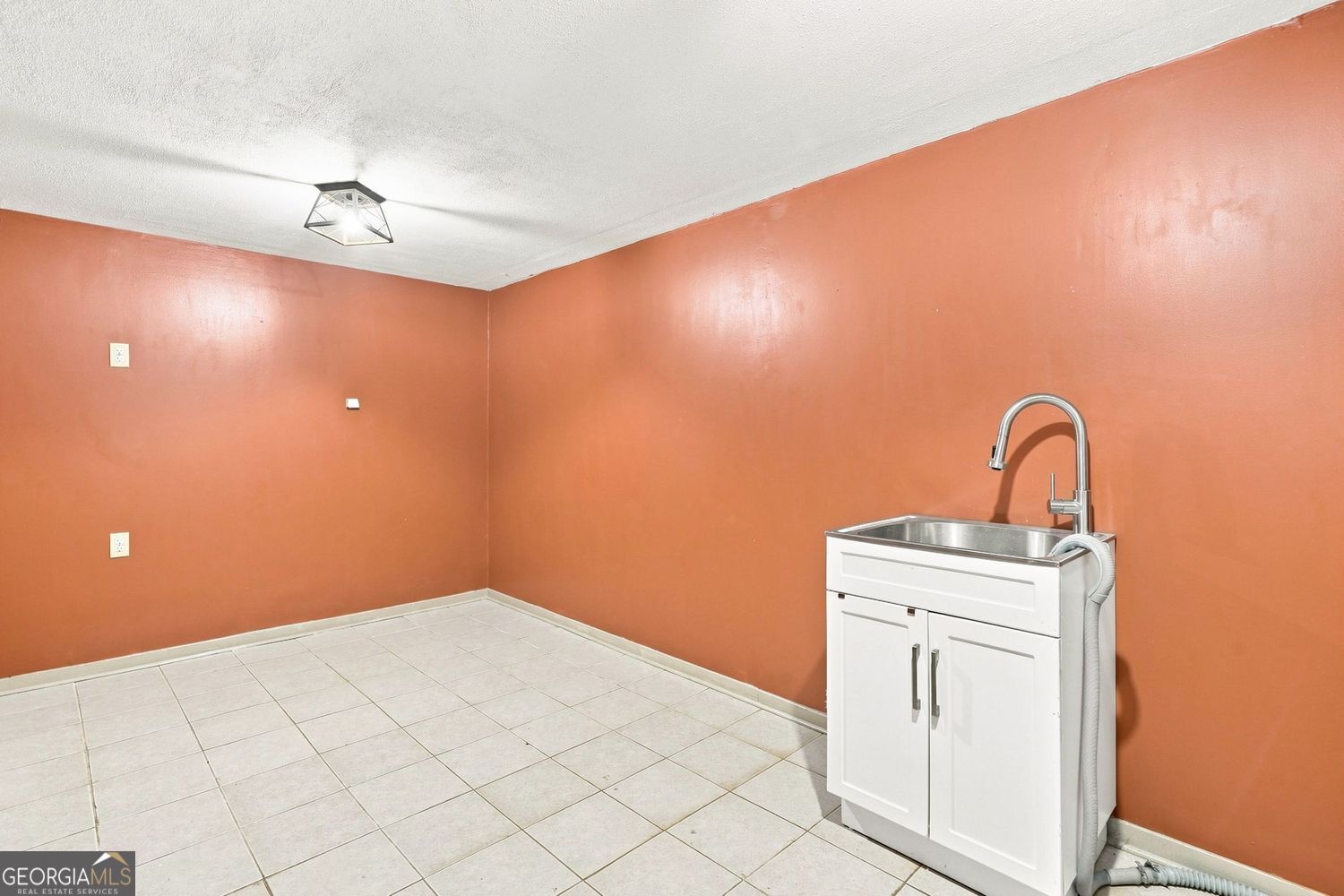128 Dickson Court Property Photo 35