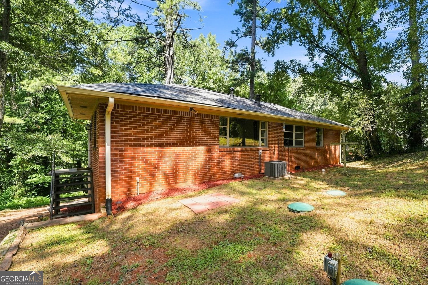 128 Dickson Court Property Photo 39