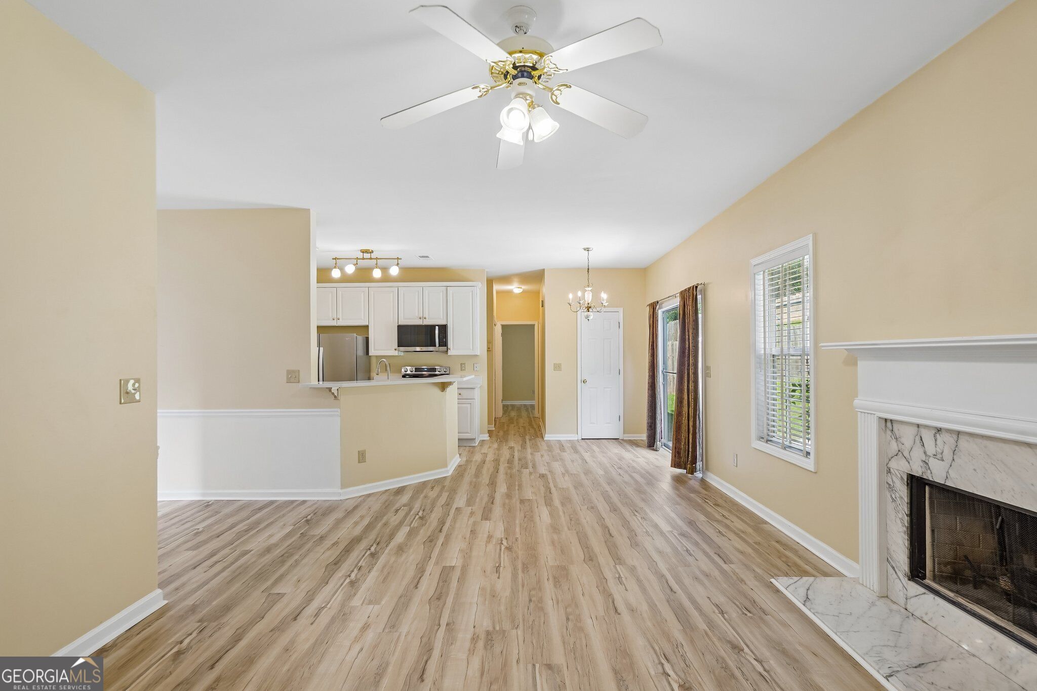 382 Silverthorn Drive Property Photo 10
