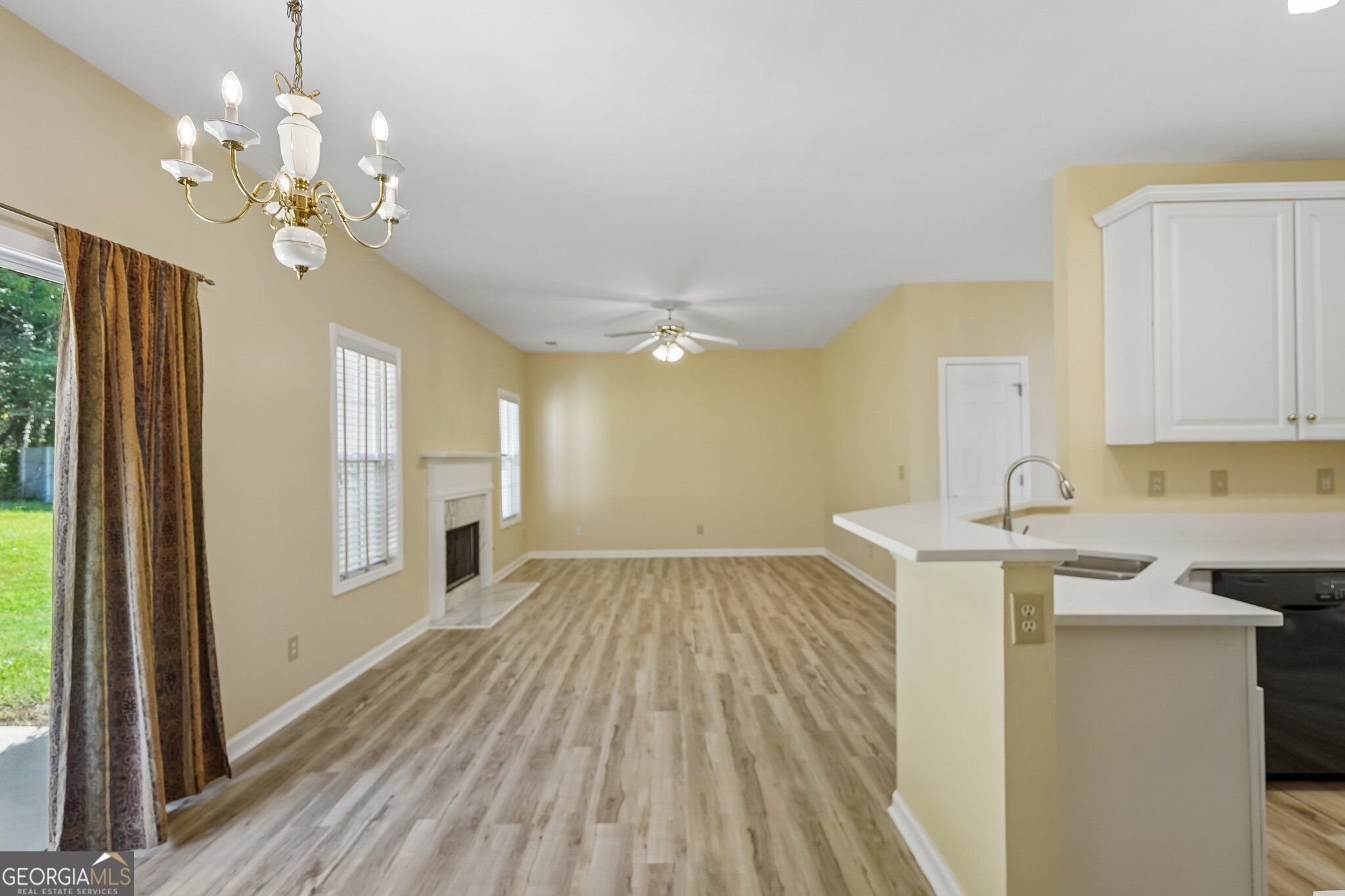 382 Silverthorn Drive Property Photo 11