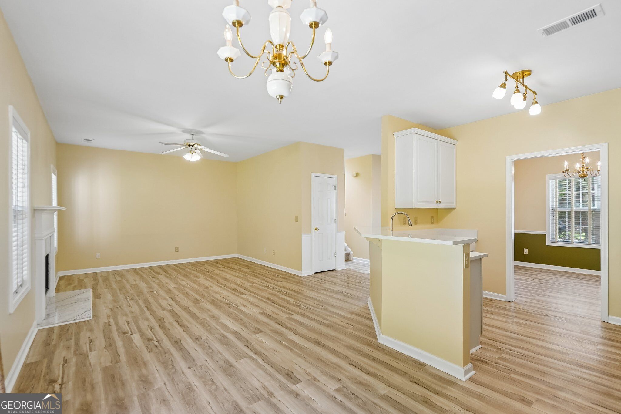 382 Silverthorn Drive Property Photo 12