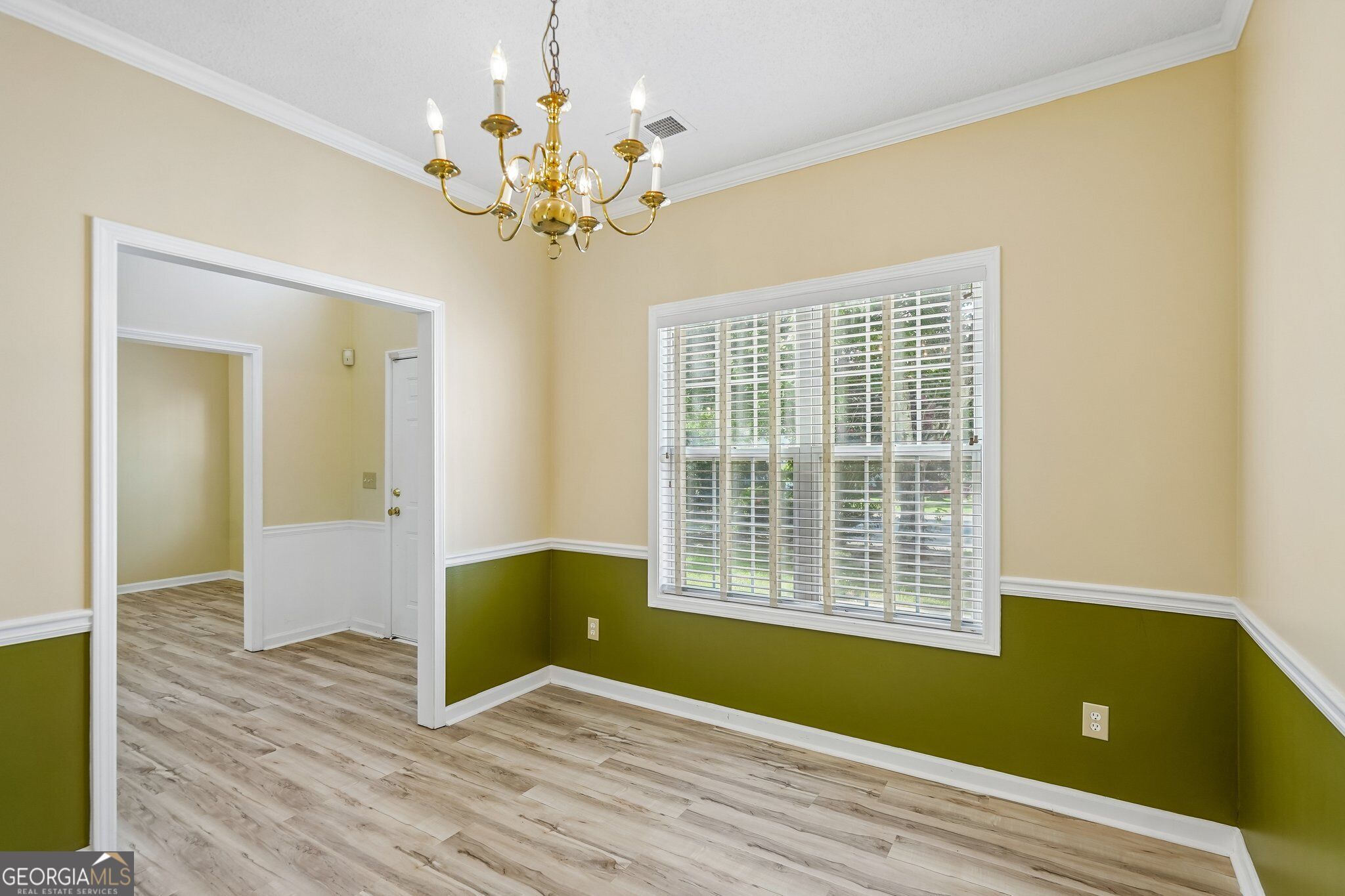 382 Silverthorn Drive Property Photo 18