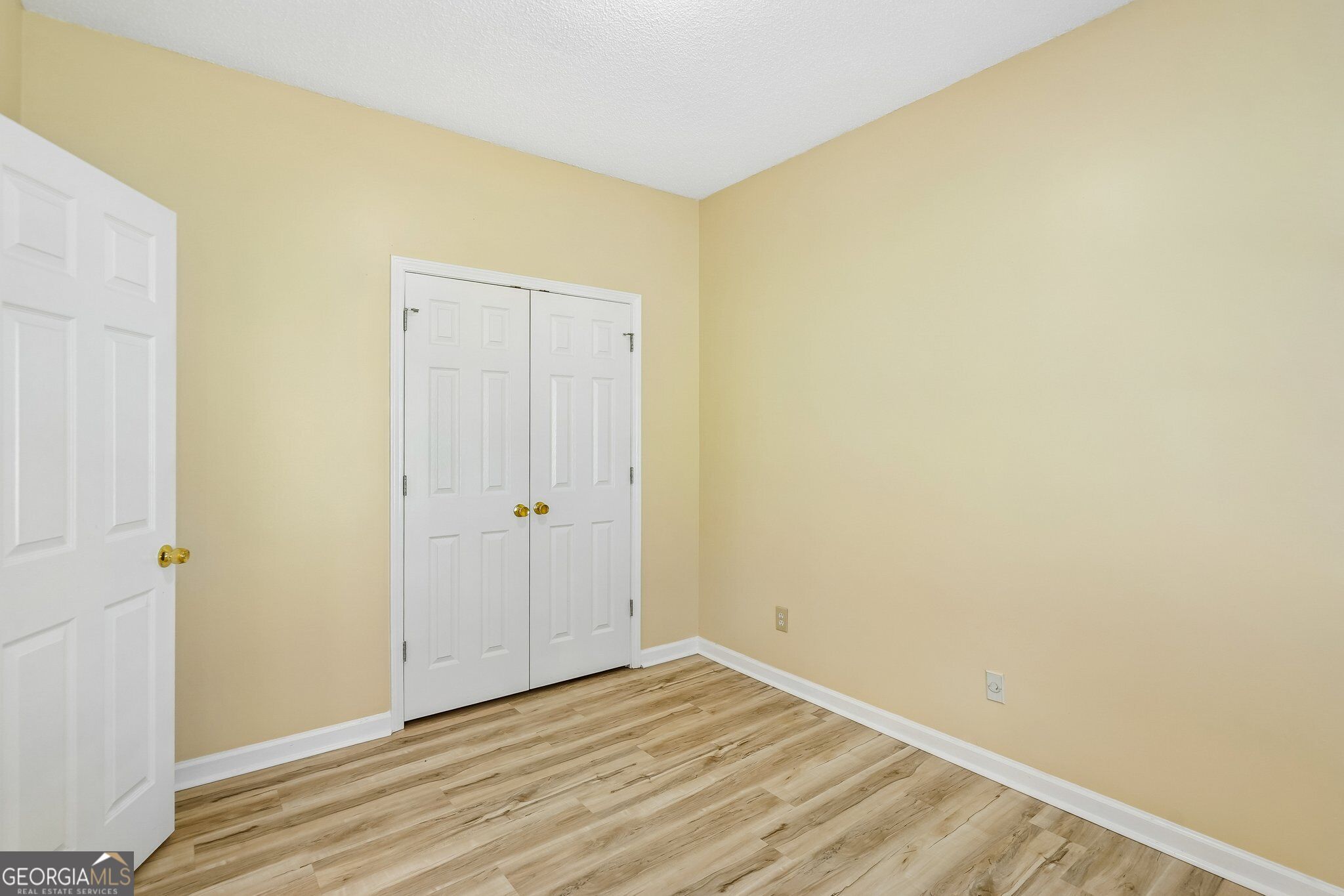 382 Silverthorn Drive Property Photo 24