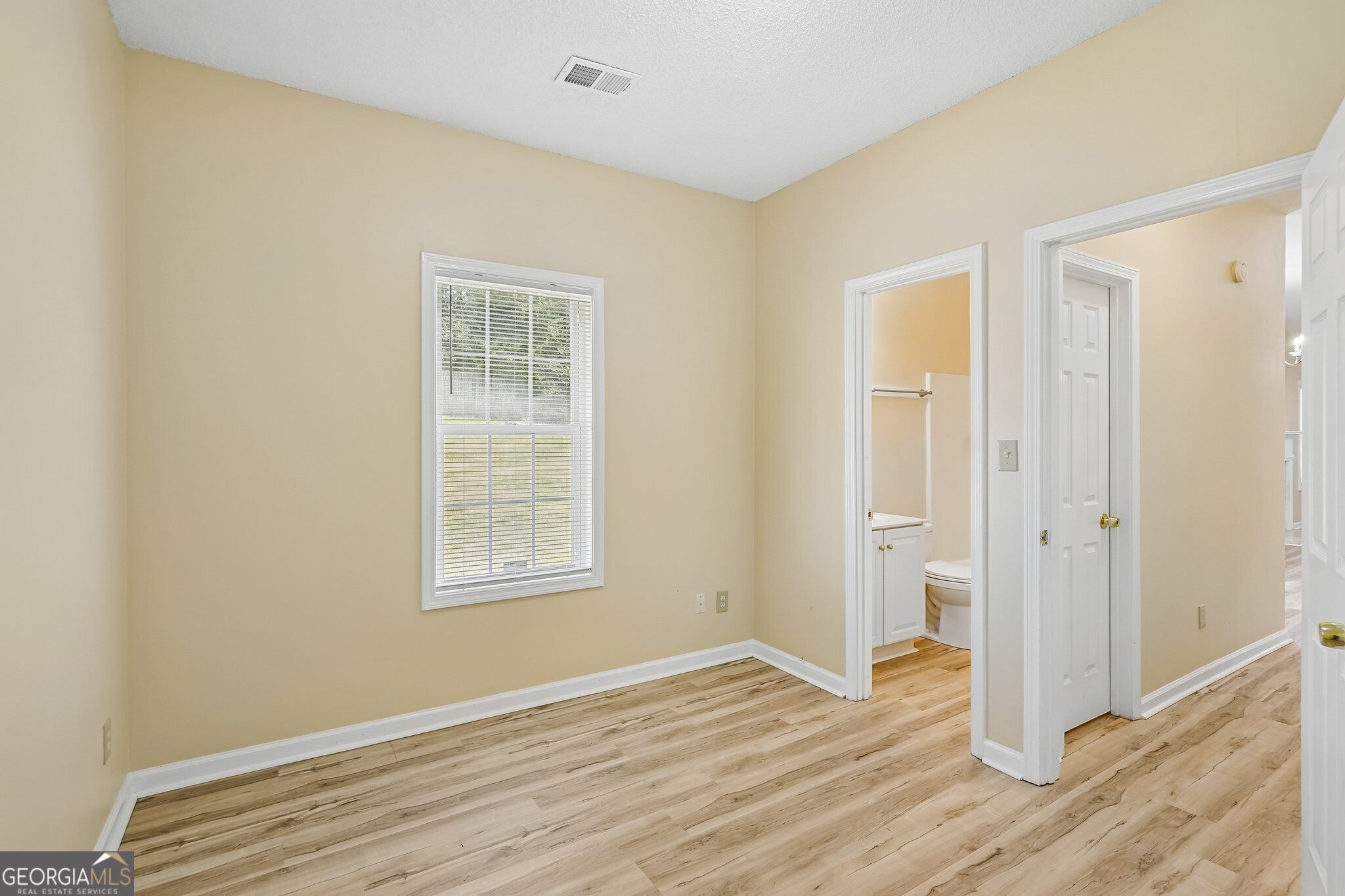 382 Silverthorn Drive Property Photo 25