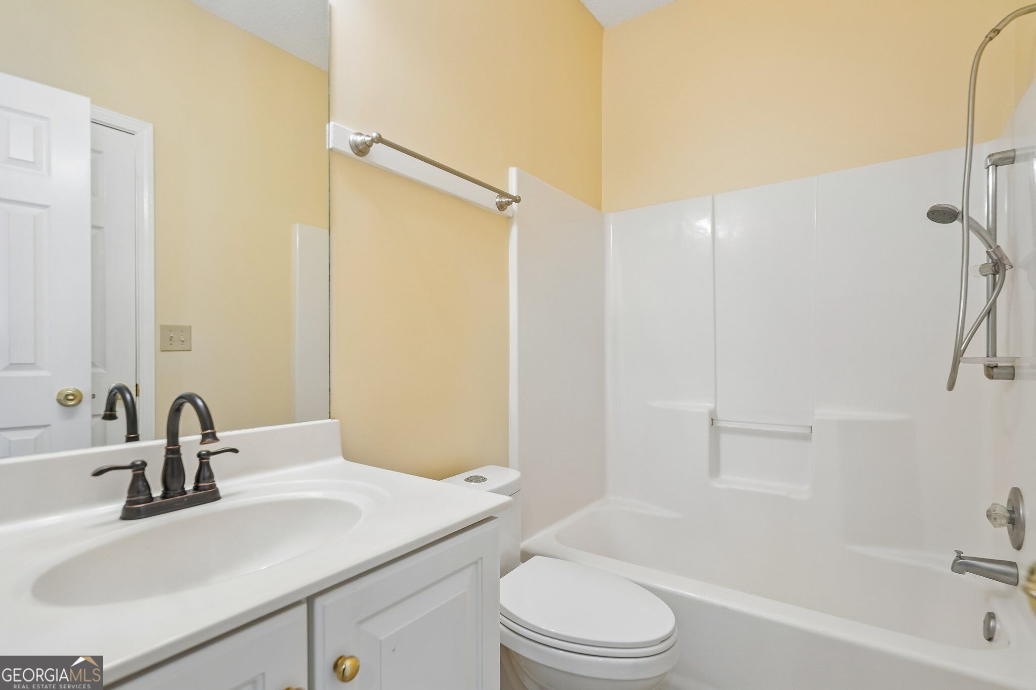 382 Silverthorn Drive Property Photo 26