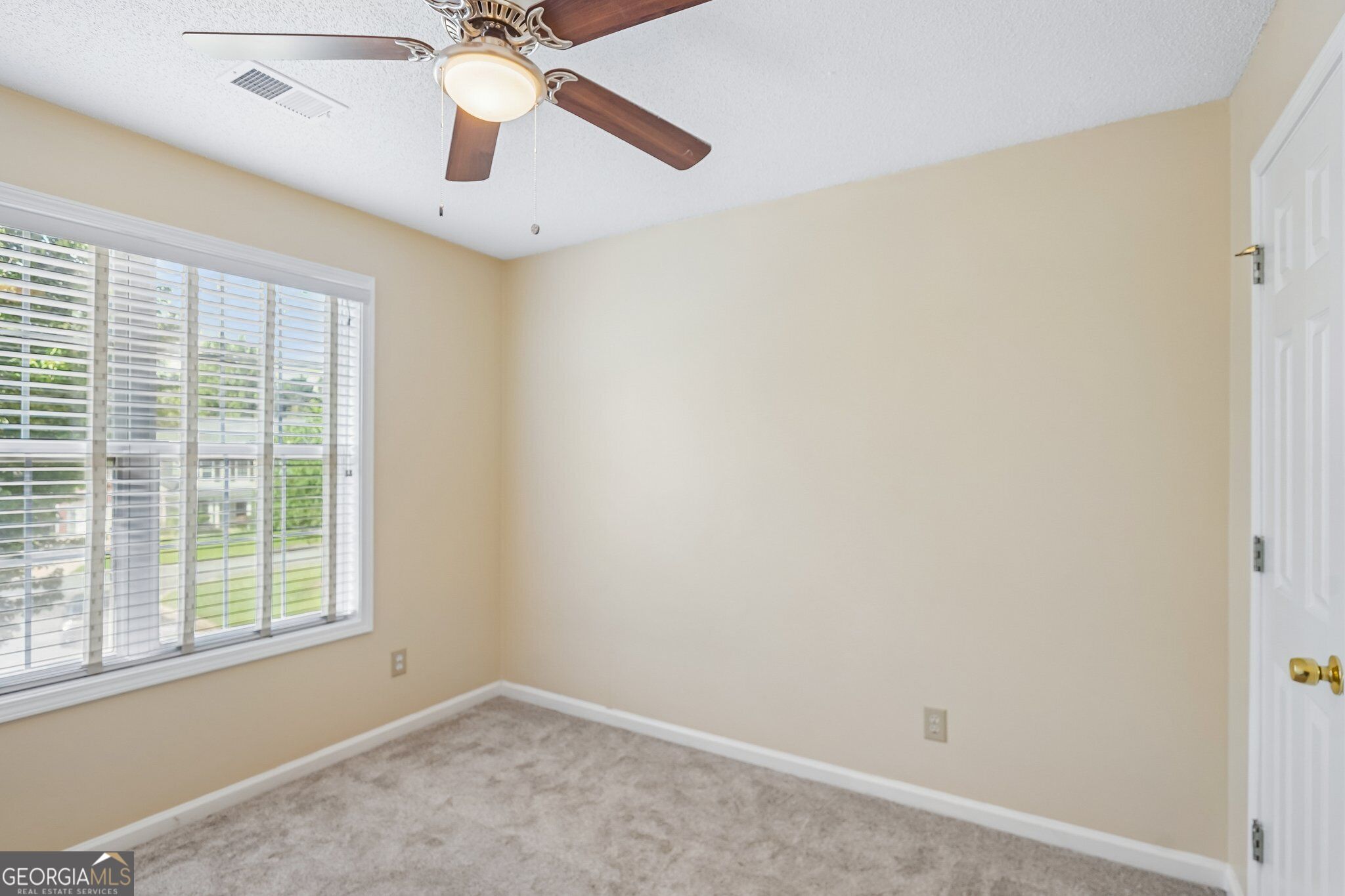 382 Silverthorn Drive Property Photo 37