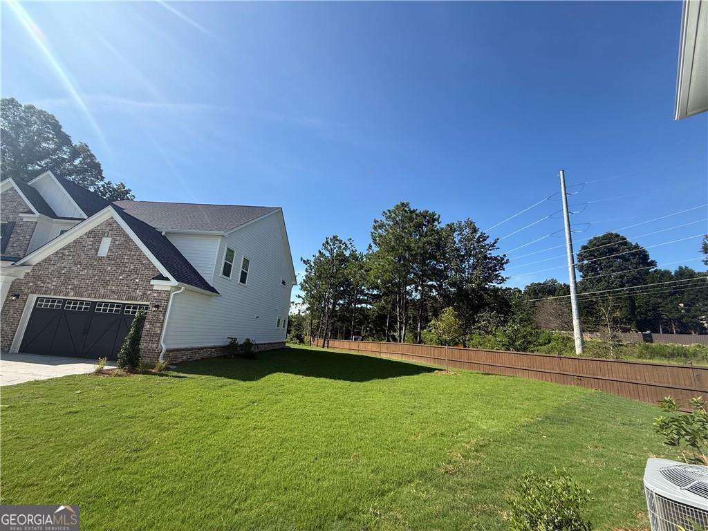 4835 Rosarian Drive Property Photo 4
