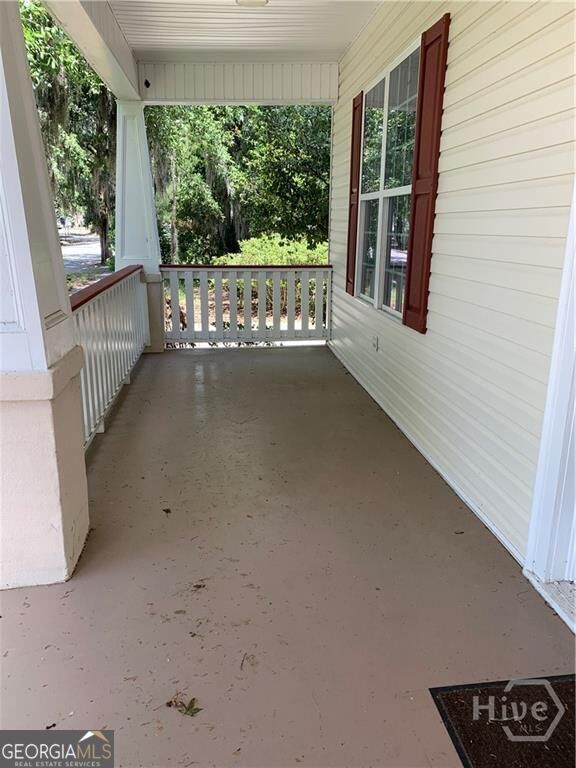 523 W 44th Street Property Photo 5