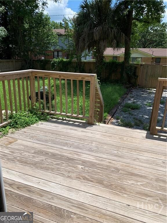 523 W 44th Street Property Photo 10