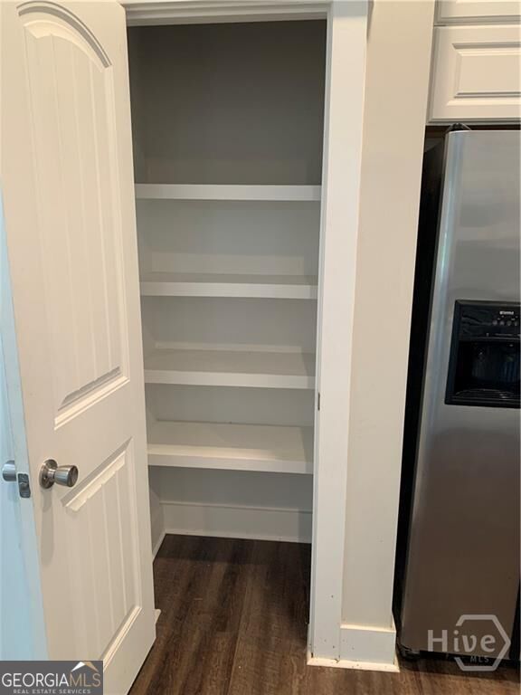523 W 44th Street Property Photo 28