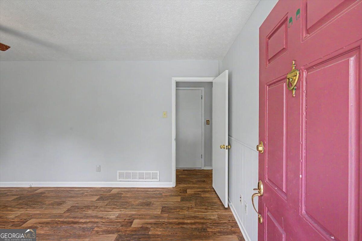 2913 Vogue Drive Property Photo 4