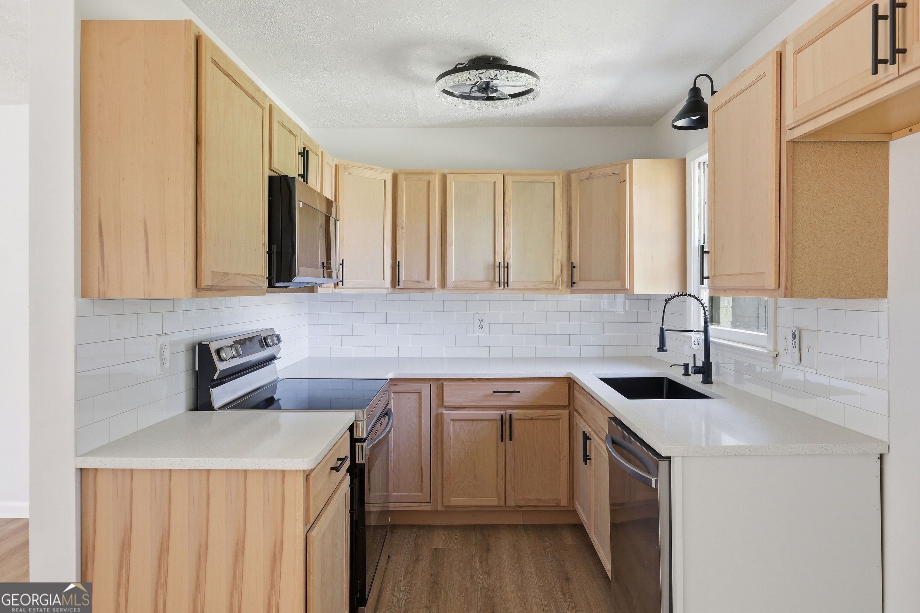 5734 Hill Road Property Photo 2