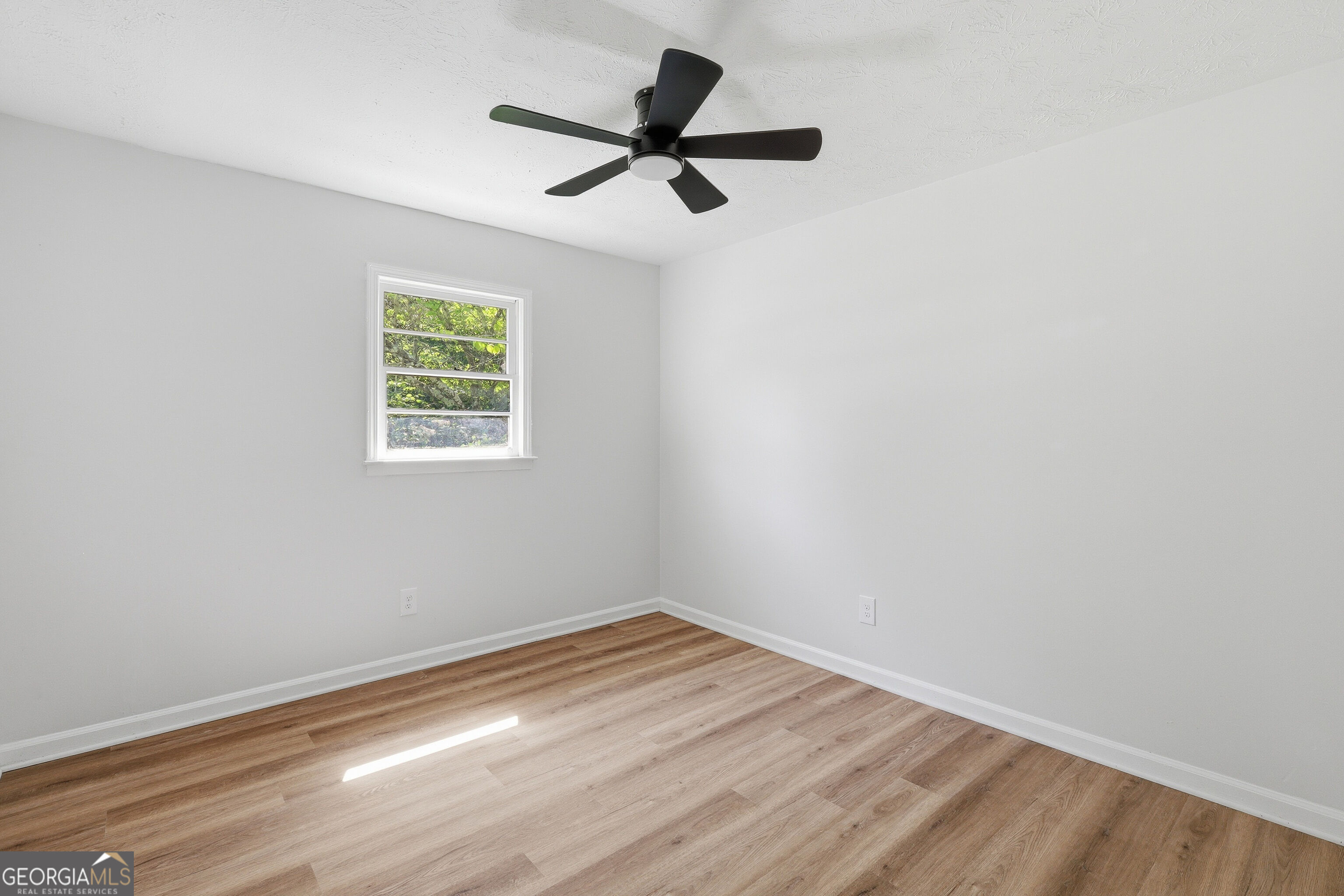 5734 Hill Road Property Photo 4