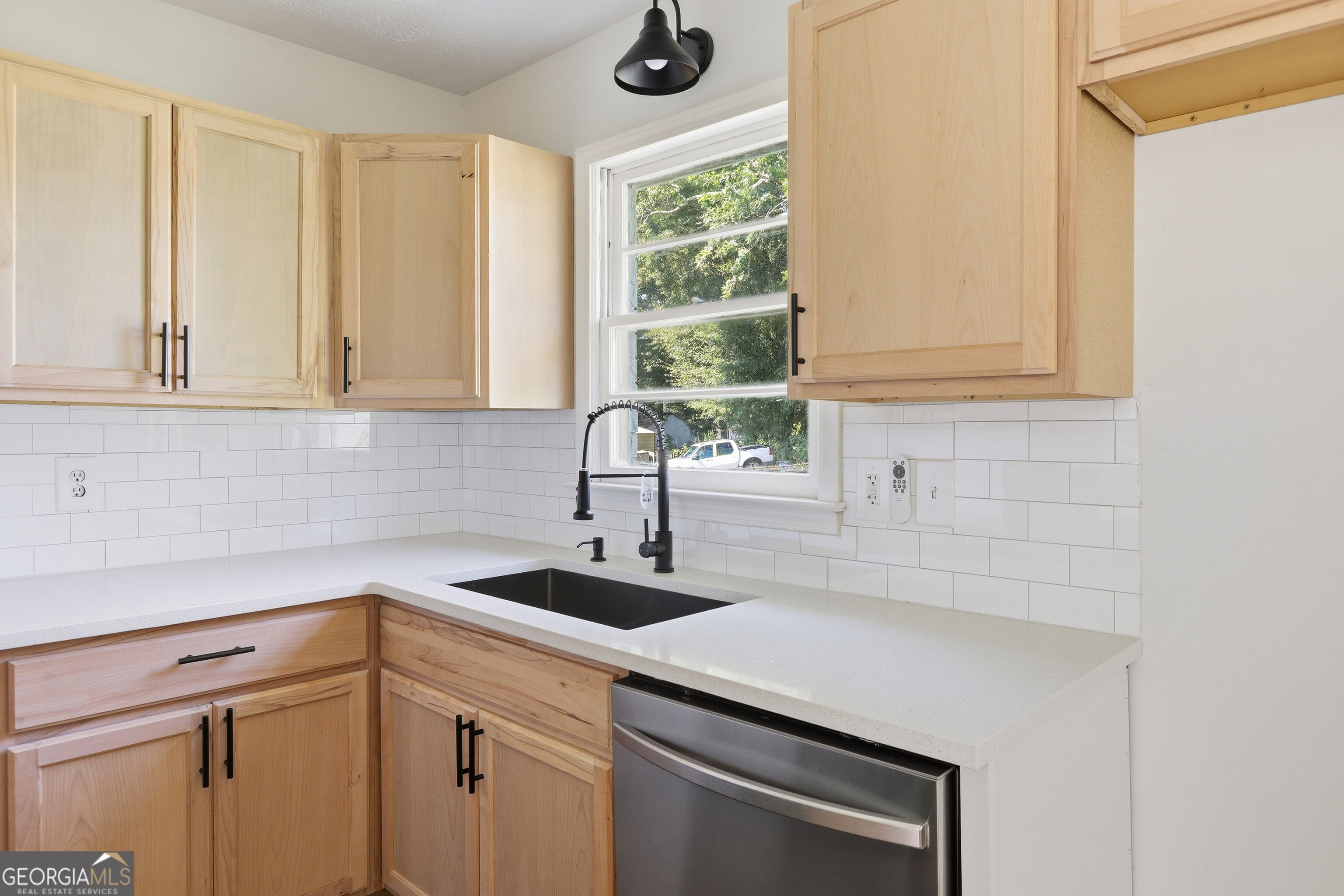 5734 Hill Road Property Photo 9