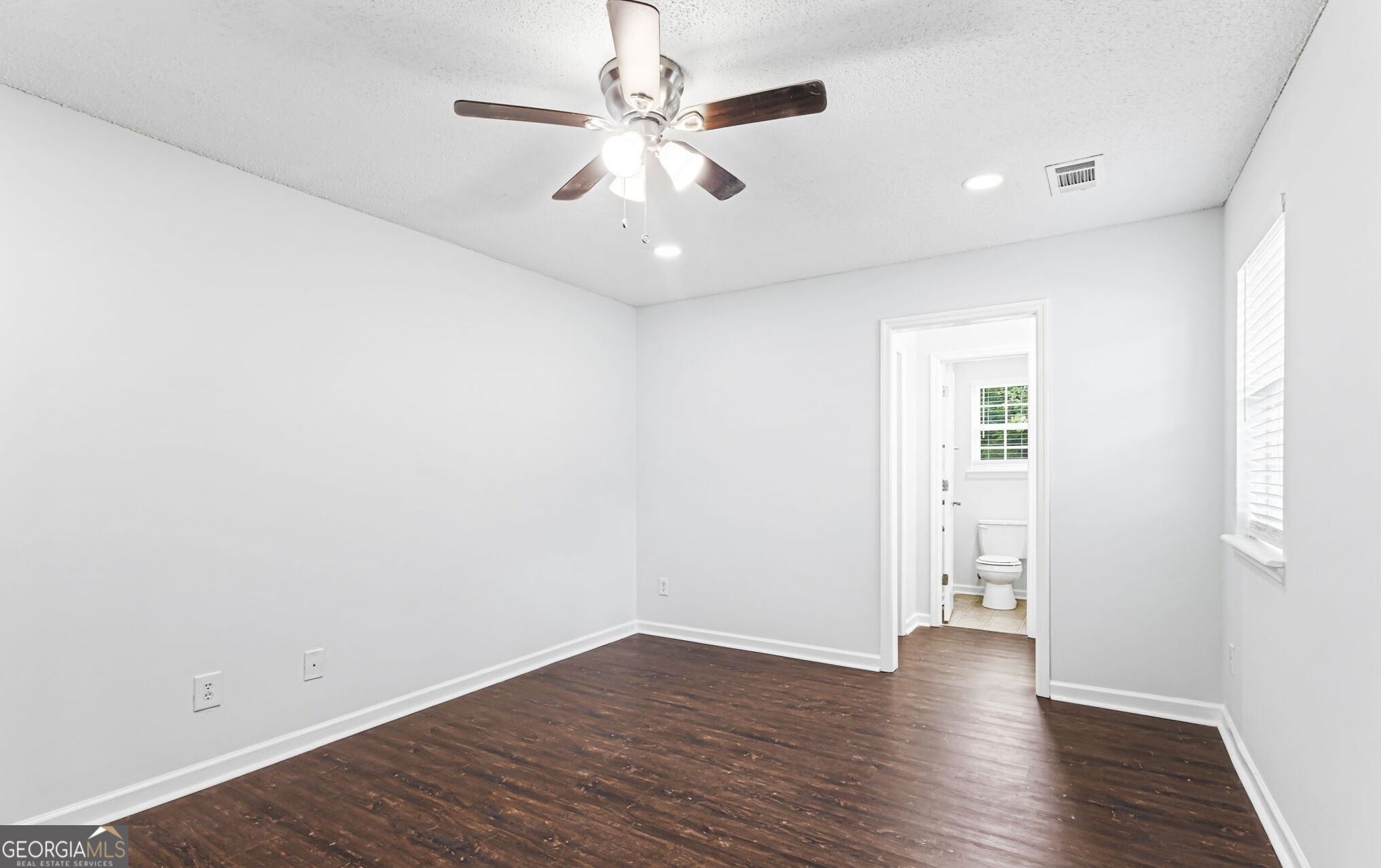 138 Kensington Circle Property Photo 9
