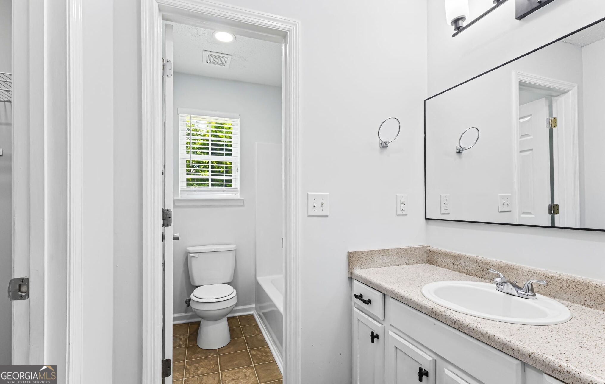 138 Kensington Circle Property Photo 10