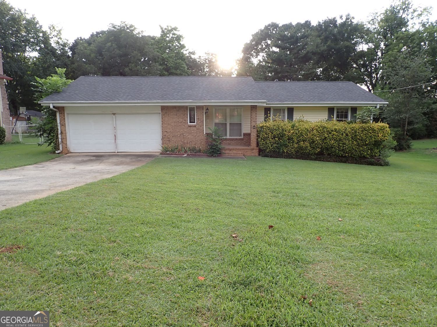 8295 Valley Stream Drive Property Photo 1