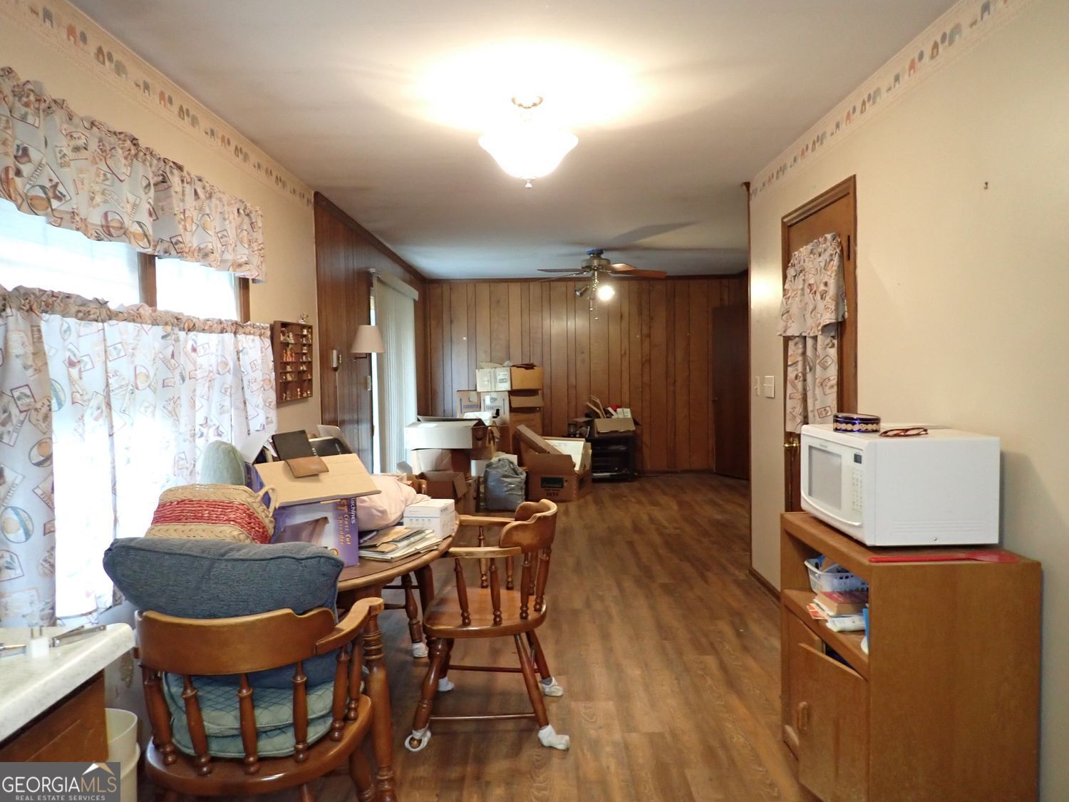 8295 Valley Stream Drive Property Photo 4