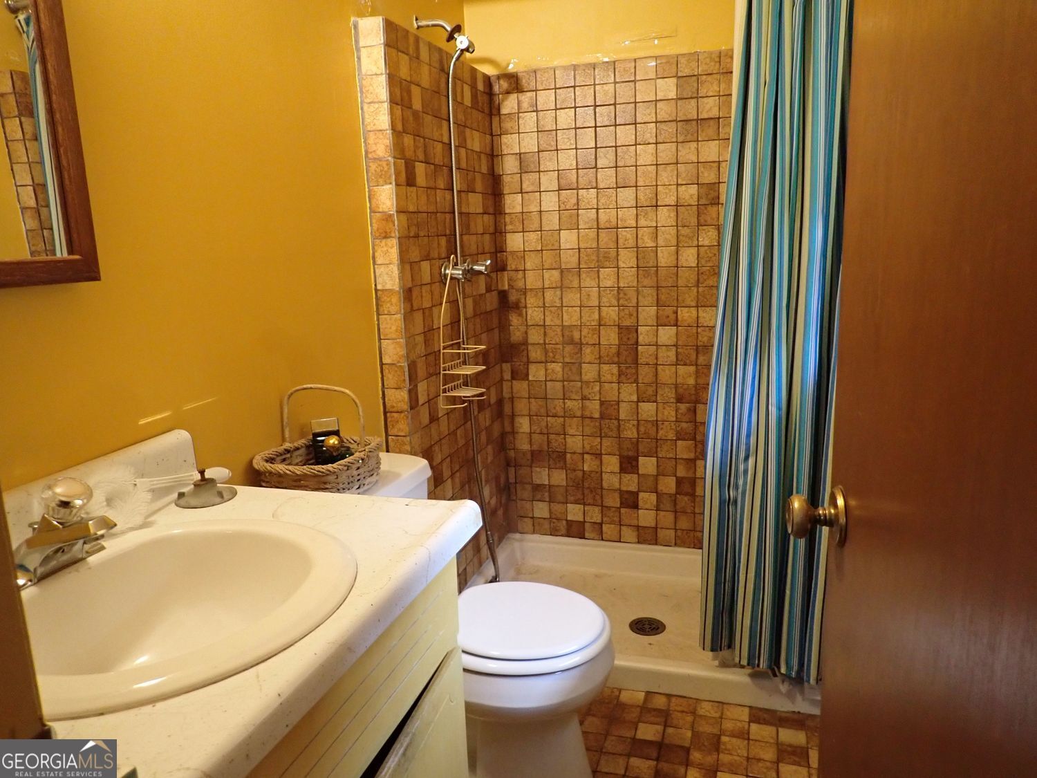 8295 Valley Stream Drive Property Photo 8