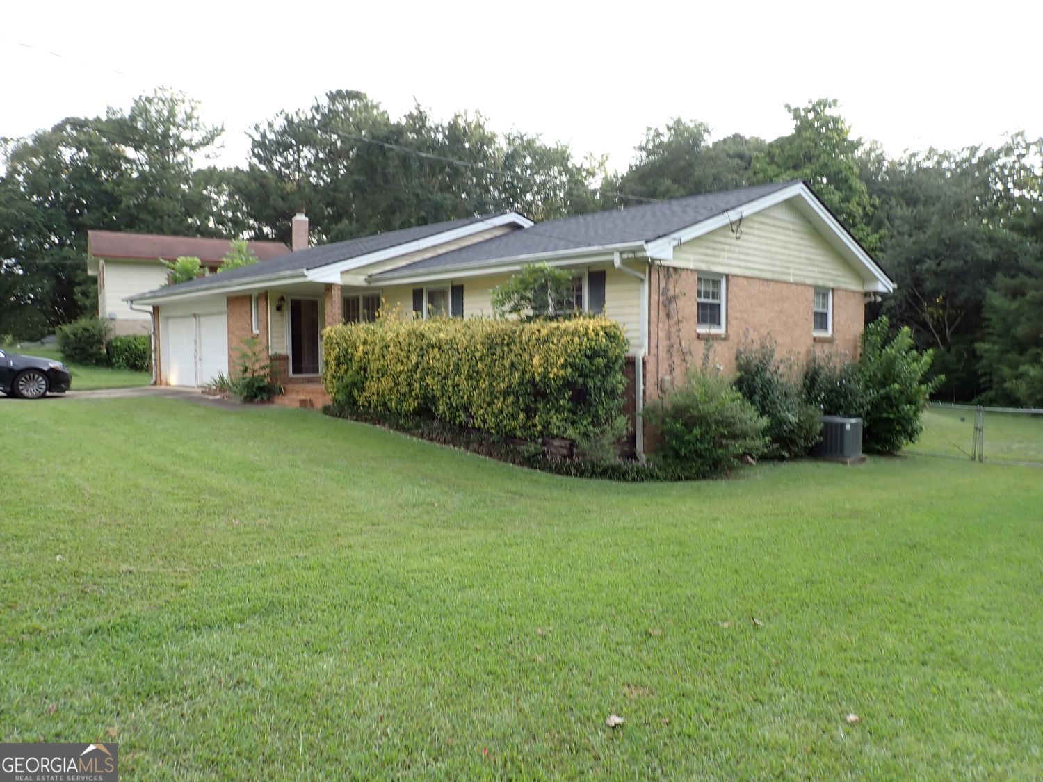 8295 Valley Stream Drive Property Photo 12