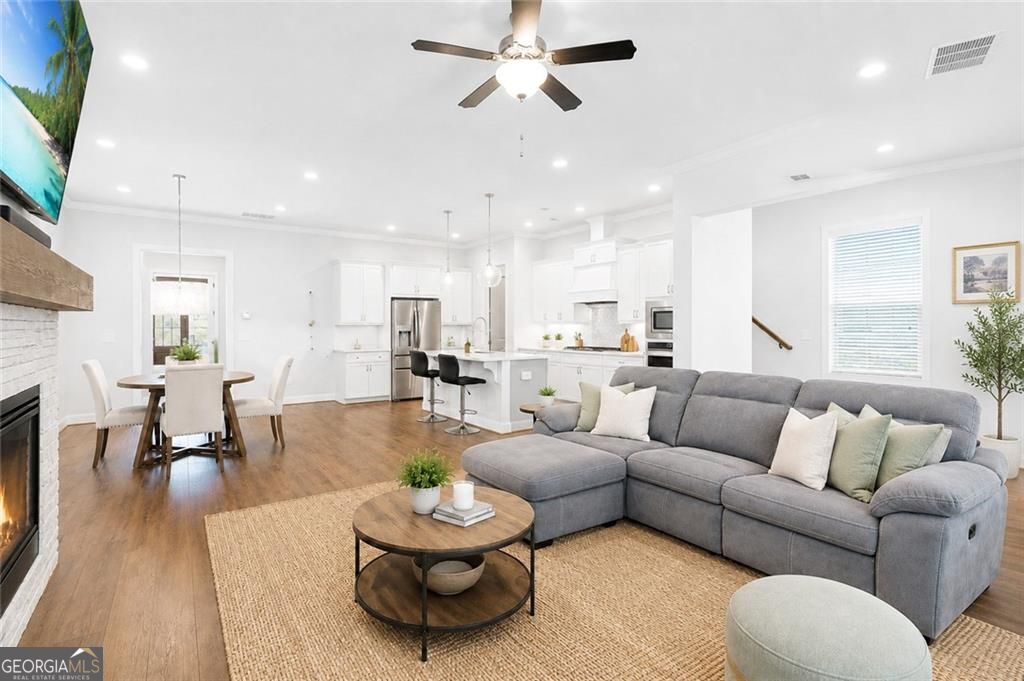 200 Magnolia Blossom Court Property Photo 3