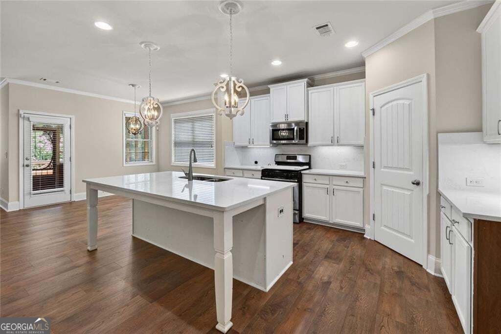 1125 Pebble Creek Lane Property Photo 9