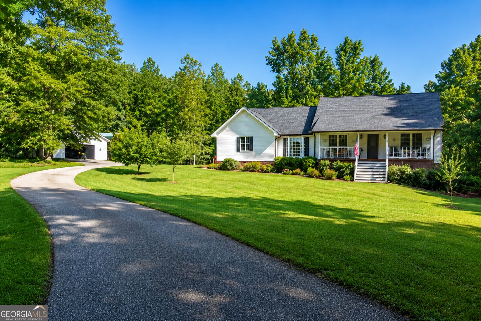 512 Hood Road Property Photo 1