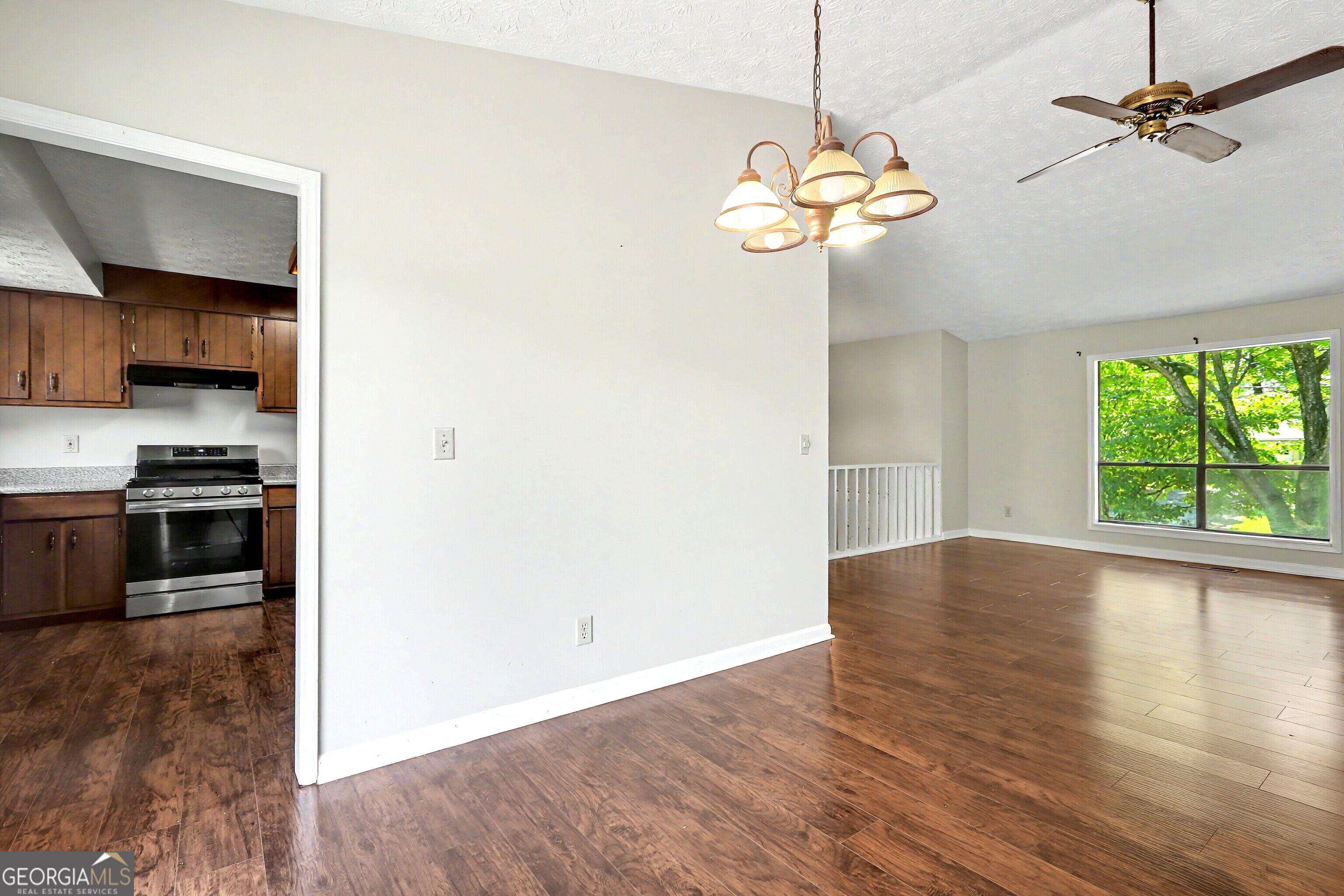 2571 Wildflower Lane Property Photo 8