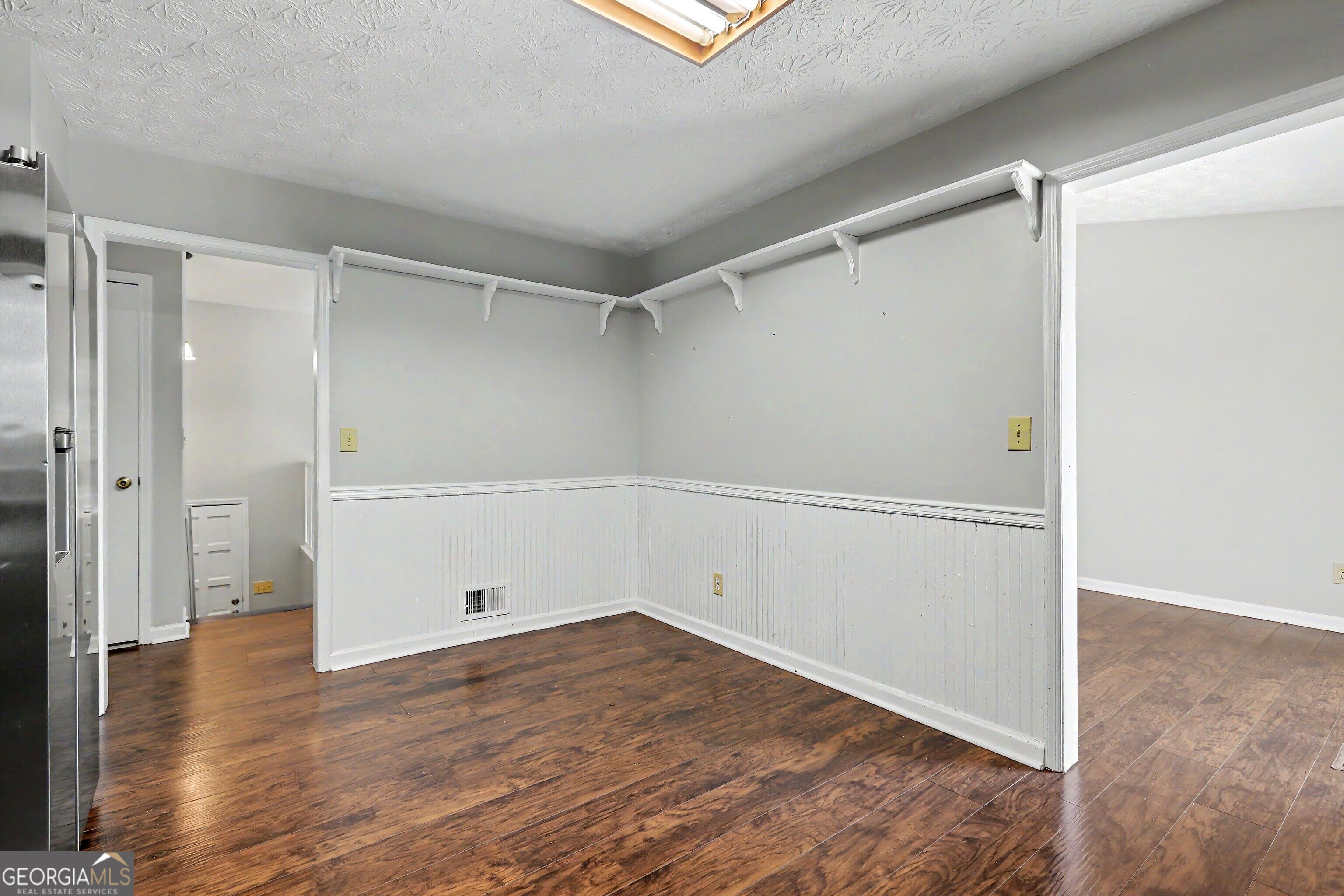 2571 Wildflower Lane Property Photo 10