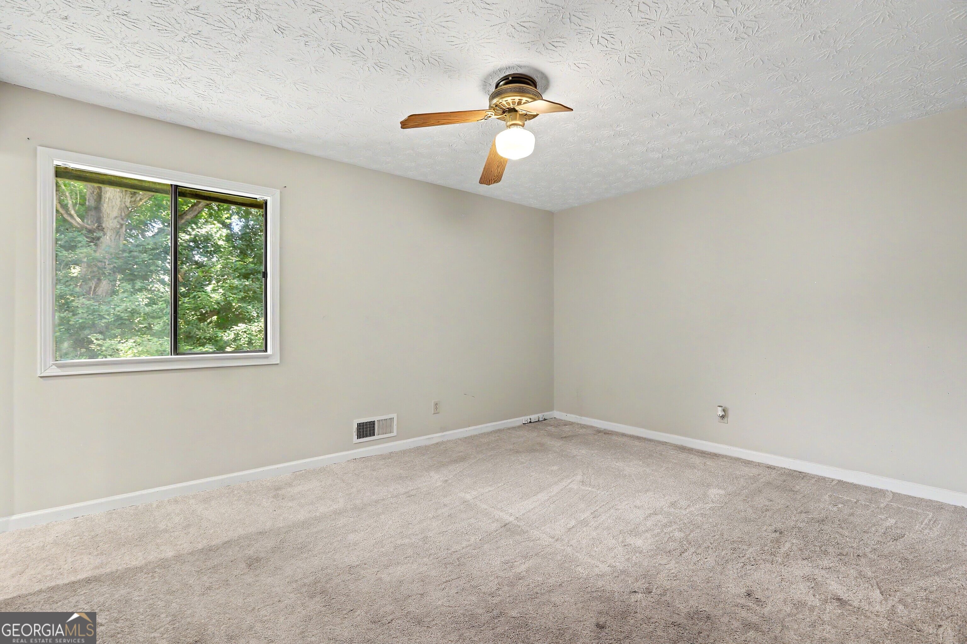2571 Wildflower Lane Property Photo 13