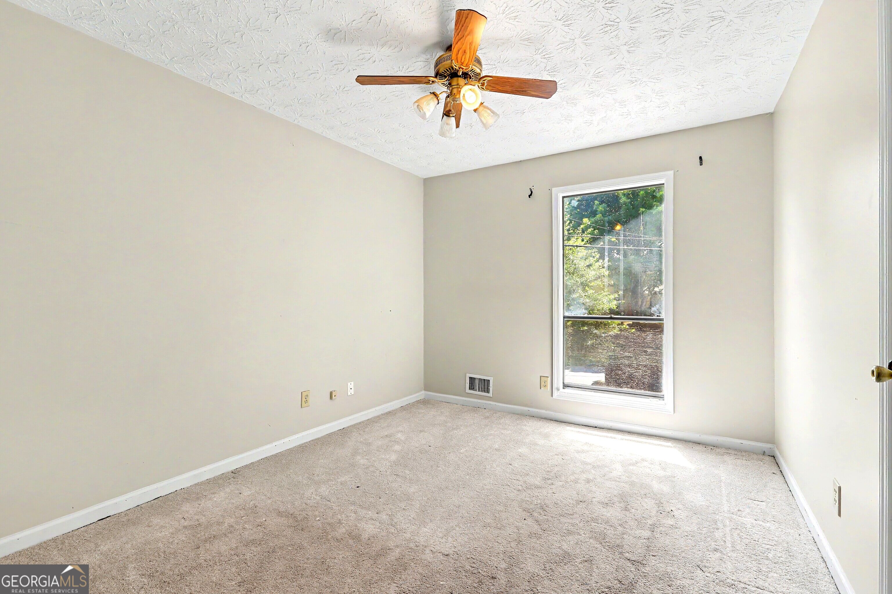 2571 Wildflower Lane Property Photo 16