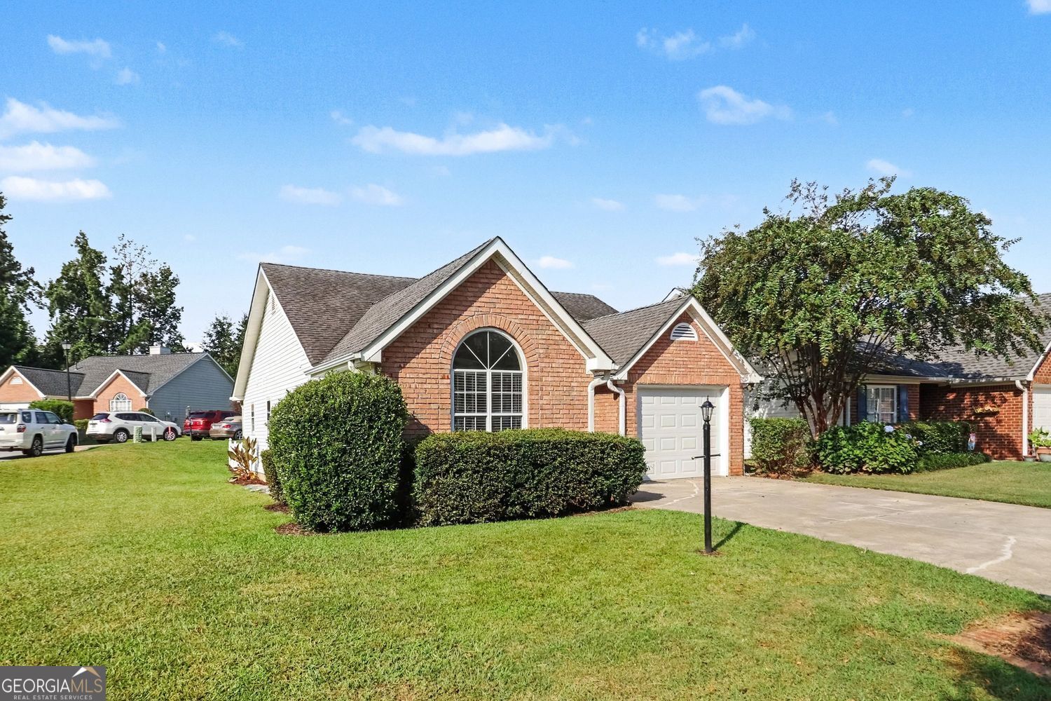 37 Greentree Drive Property Photo 4