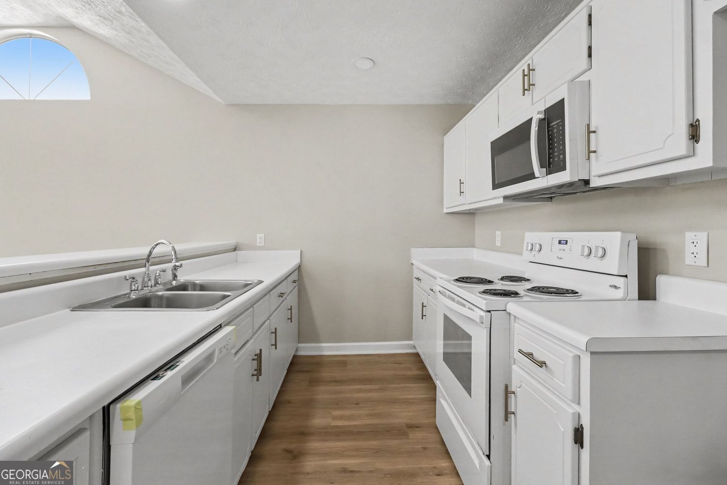 37 Greentree Drive Property Photo 12