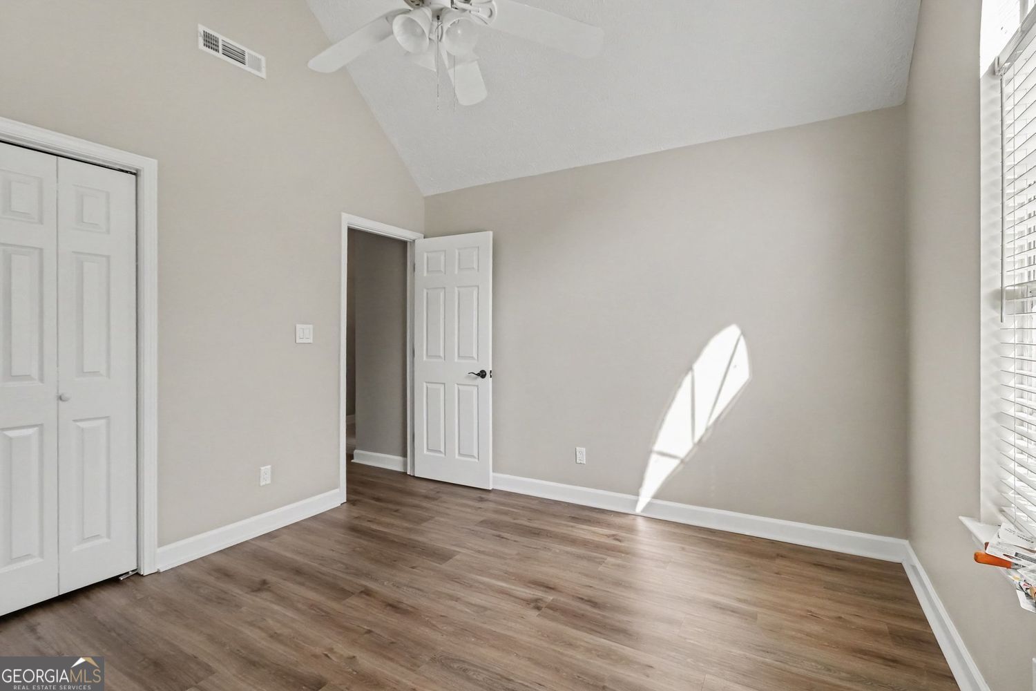 37 Greentree Drive Property Photo 22