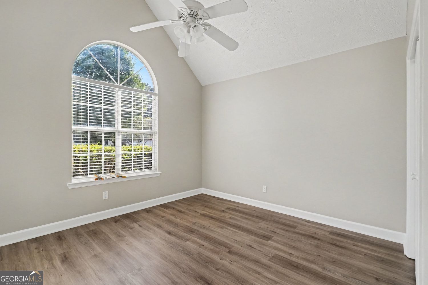 37 Greentree Drive Property Photo 23