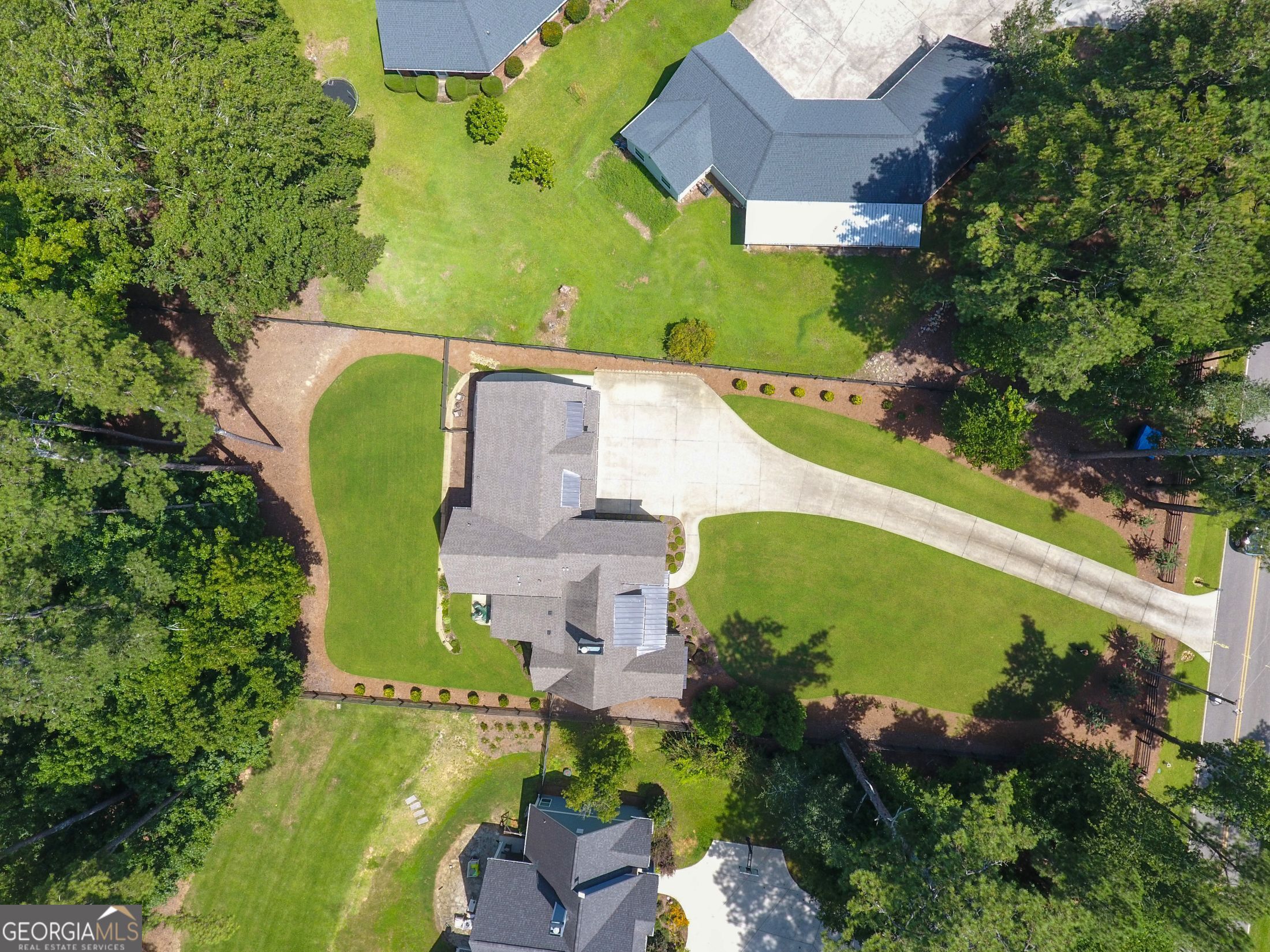 5850 Rogers Road Property Photo 2