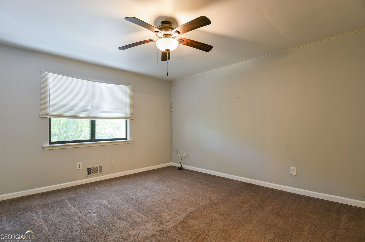 615 Brooks St Street Property Photo 12