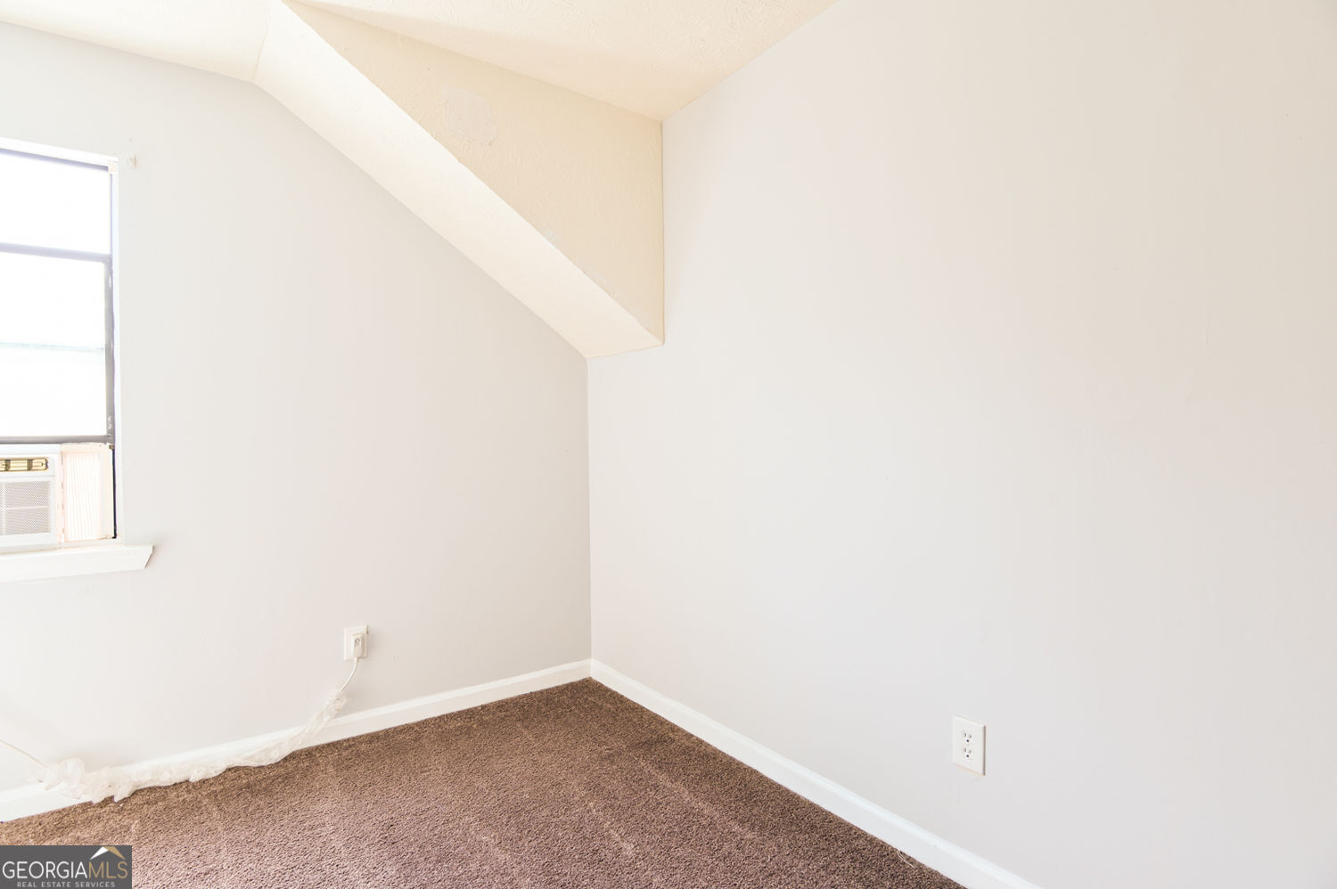 615 Brooks St Street Property Photo 26
