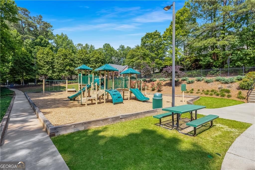 1611 Flowering Dogwood Drive Property Photo 41